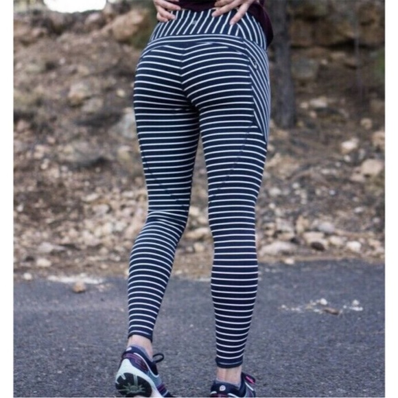 Athleta contender high rise striped leggings with pockets small - Picture 3 of 12